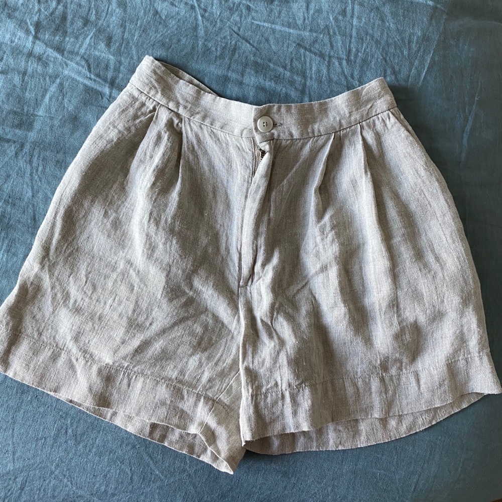 Esby Apparel Linen Shorts - Picture 2 of 2